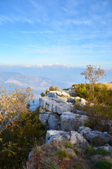 Lapiaz sur les hauteurs du Vercors (Isère)