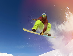 Snowboarder in mountain