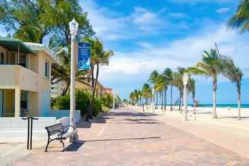 Fotobehang Afdaling naar het strand De beroemde promenade van Hollywood Beach in Florida
