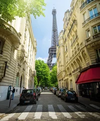 Türaufkleber Gebäude in Paris in der Nähe des Eiffelturms © Iakov Kalinin