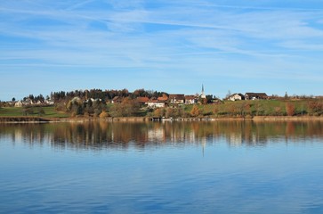 Fototapeta na wymiar Idyllic landscape at Lake Pfaffikon