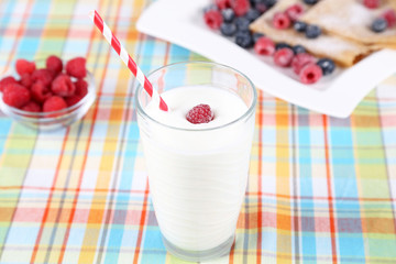raspberry smoothie with pancakes
