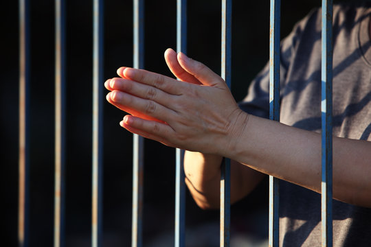 hand in jail