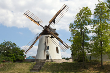 Fototapeta na wymiar Podersdorf, Windmühle