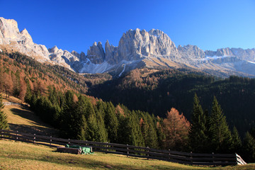 Obraz premium Dolomiti: Catinaccio e Torri del Vajolet in val di Tires, Bolzano