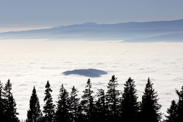 Obraz na płótnie Canvas Nebelmeer über dem Grazer Becken, Steiermark