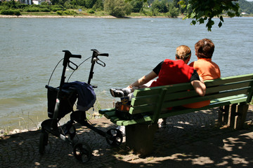 freundschaft lifestyle behinderung pensionierung ausblick entspannung gespann 70s