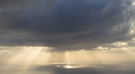 Obraz premium Cloudy sunrise over the Atlantic Ocean