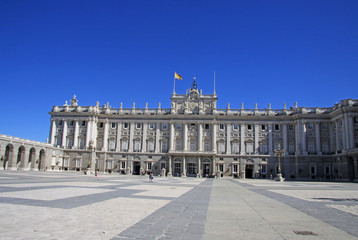 Fototapeta na wymiar MADRID, SPAIN - AUGUST 23, 2012: Palacio Real - Royal Palace in Madrid, Spain