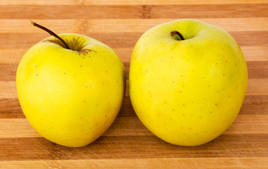 Yellow green apples