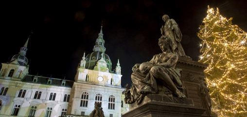 Fototapeta na wymiar Rathaus Graz im Advent,Weihnachtsbeleuchtung