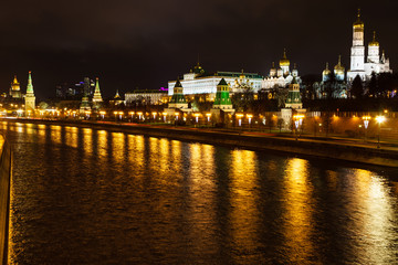 Fototapeta na wymiar view of Kremlin and Moskva River in Moscow