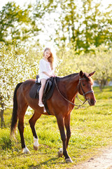 Obraz premium portrait of little girl outdoors in summer