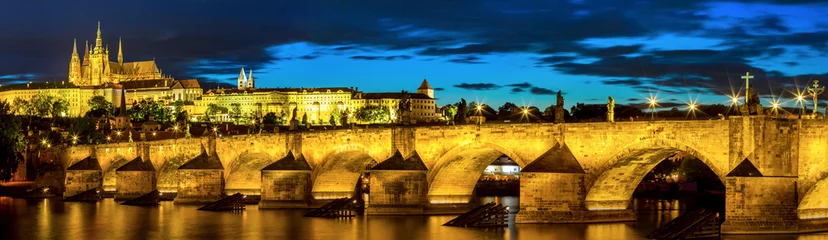 Foto auf Acrylglas Prag in der Abenddämmerung © vichie81