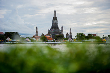 Fototapeta na wymiar Wat Arun Temple landmarks of bangkok Thailand