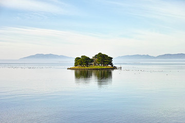 霧が晴れた宍道湖　嫁ヶ島