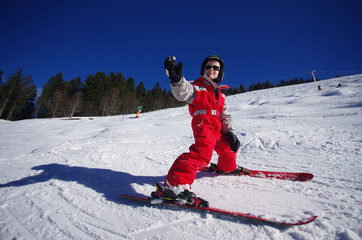 Fototapeta na wymiar sports d'hiver - jeune skieur