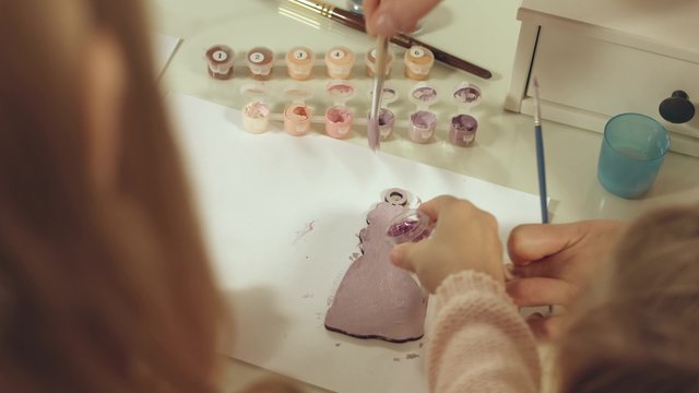 Process of making the Christmas toy