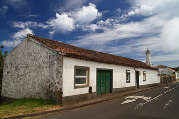 Fototapeta na wymiar Traditional azores house in Sao Miguel island
