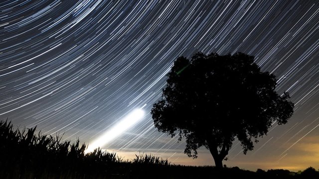 Beautiful full HD starry night stacked time lapse in the Netherlands during the Perseids meteor shower 
