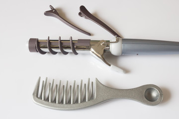 Парикмахерские инструменты завивка волос
