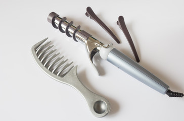 Парикмахерские инструменты завивка волос
