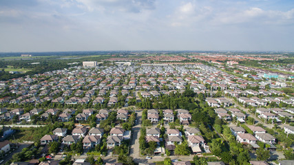 aerial view of good environment house in good development real e