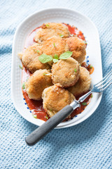 Gebackene Champignons mit Tomatensauce, vegan