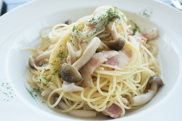 キノコとベーコンのパスタ　