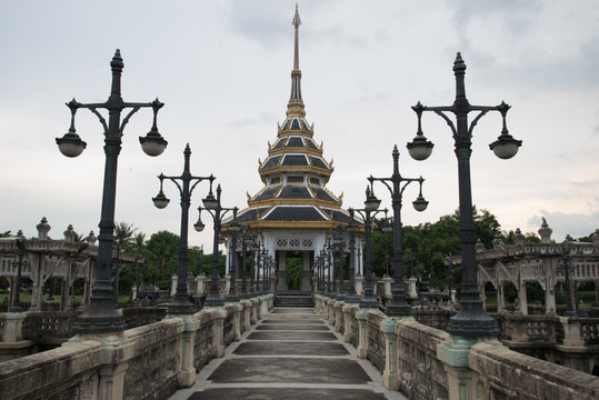 Chaloem Kanchanaphisek Park