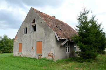 Fototapeta na wymiar Abandoned house 