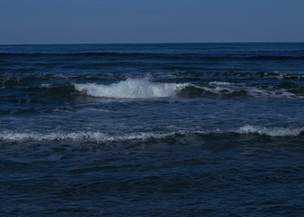 Fototapeta premium Sea waves in shallow water