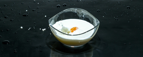 Orange and kiwi slashes milk