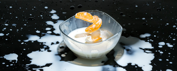 Orange and kiwi slashes milk