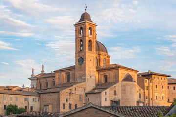 Fototapeta na wymiar The cathedral of Urbino during the golden hour