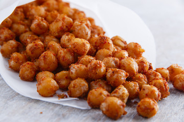 Roasted spicy chickpeas