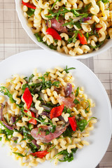 Pasta with prosciutto and spinach