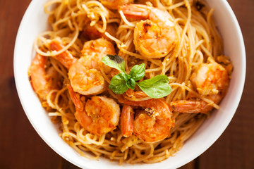 Thai rice noodles with shrimps