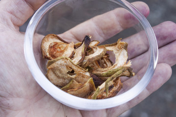 Dried pears