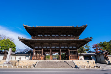 京都　仁和寺の二王門