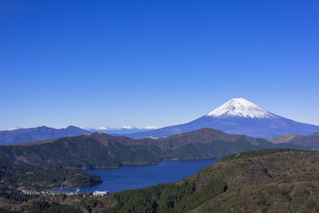 Fototapeta premium 箱根大観峰より富士山と芦の湖
