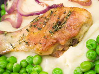 Chicken With Potatoes and Peas