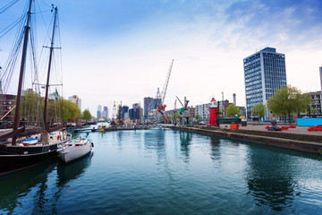 Fototapeta na wymiar Leuvehaven embarkment in Rotterdam