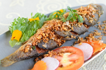 Fried fish with garlic