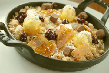fruit toffee crumble