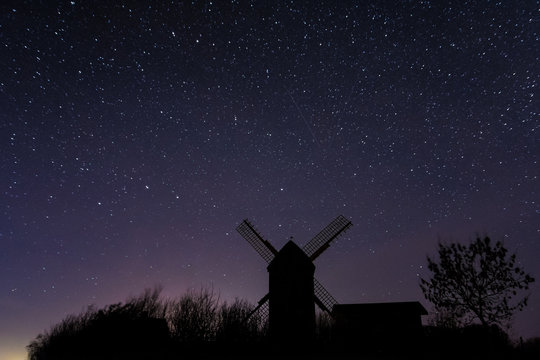 Windmühle in Pudagla auf Insel Usedom bei Nacht
