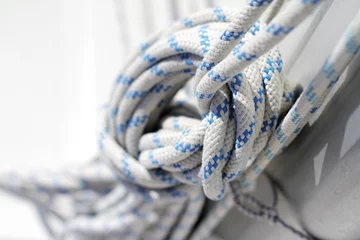 Fotobehang Zeilen Rope knot on a sailboat mast