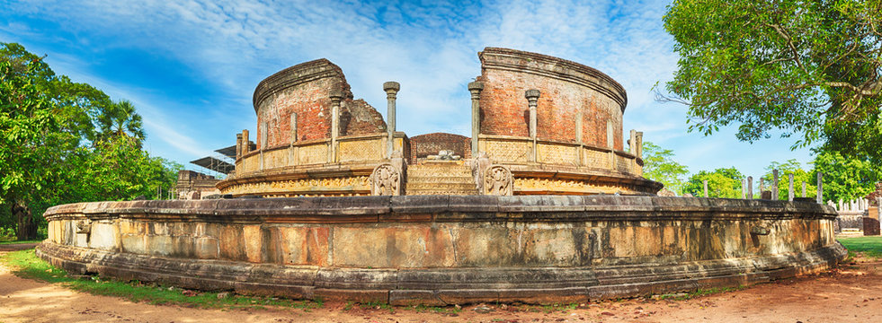 The Polonnaruwa Vatadage. Panorama