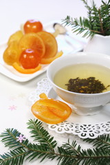 Ñandied fruits and fir branches