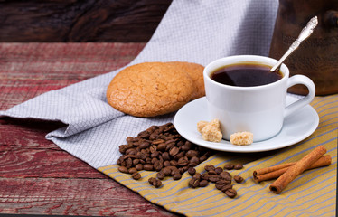 Black coffee, cinnamon and cookies